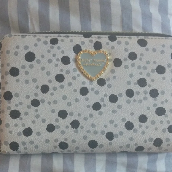 Betsey Johnson White and Black Polka Dot Wallet - Picture 1 of 1
